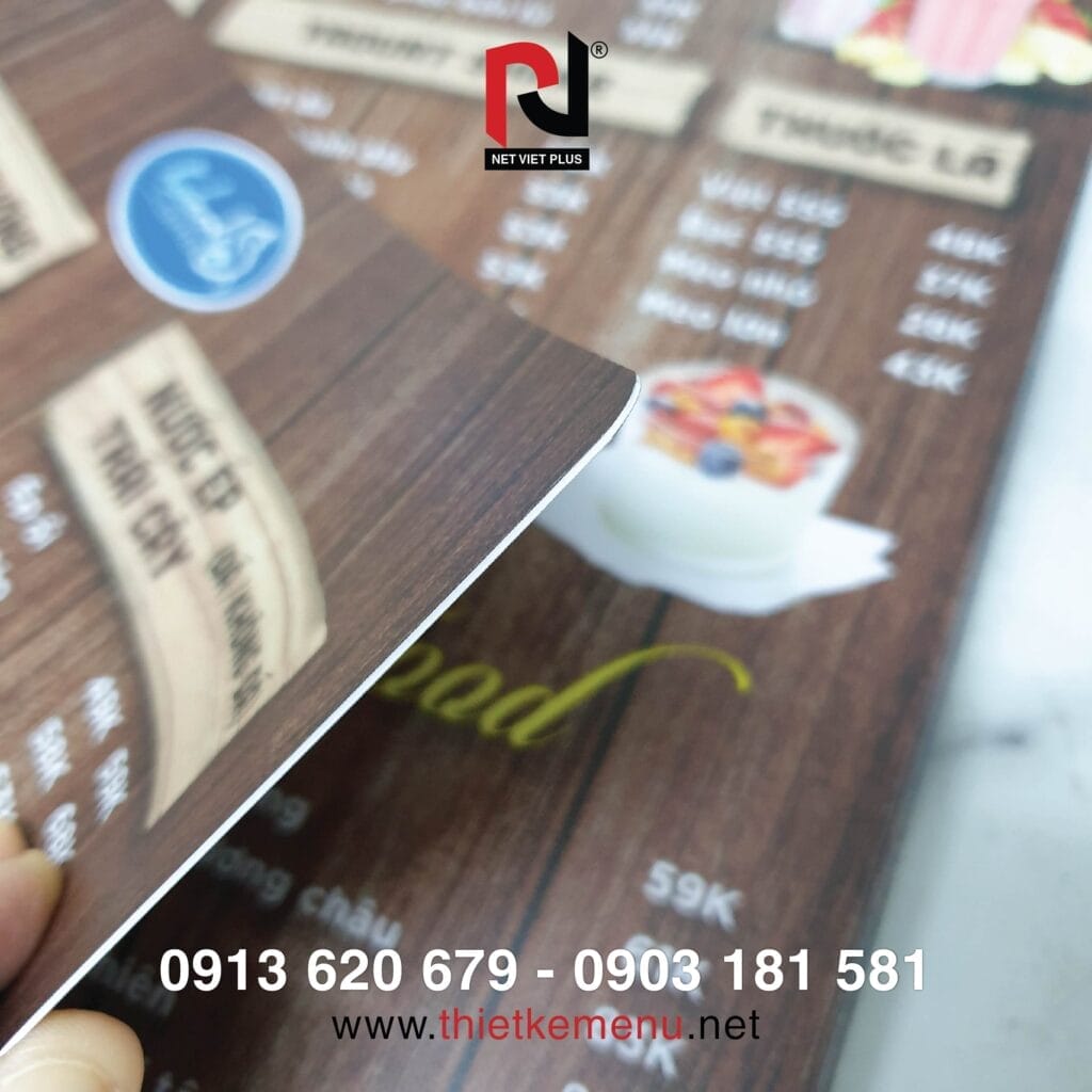 độ dày của menu nhựa