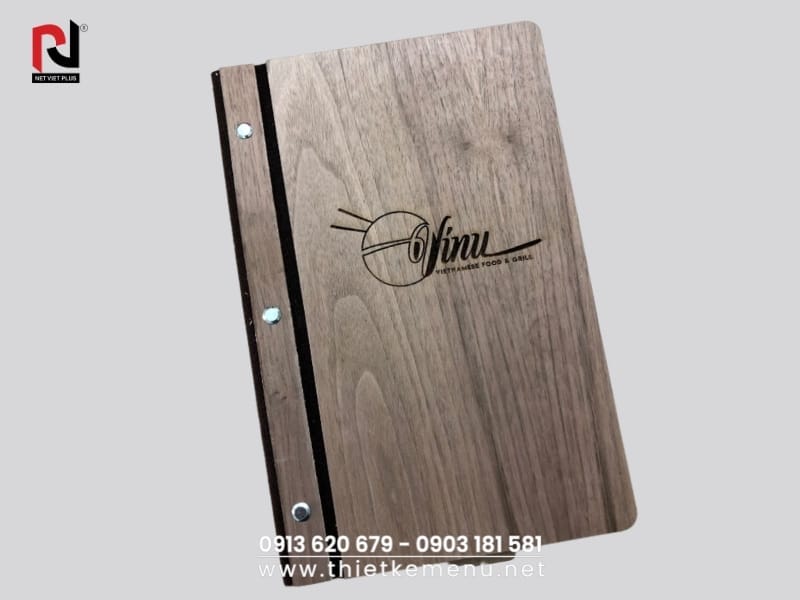 Menu bìa gỗ tạo sự sang trọng hiện đại cho quán
